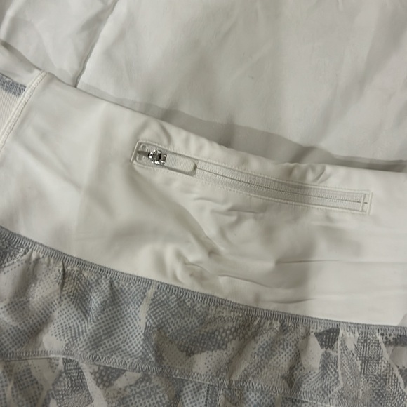 LULULEMON Running shorts. Size 6 - Picture 3 of 5